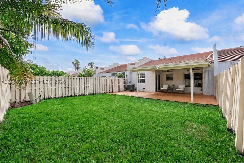 10340 SW 154th Pl 41, Miami, FL 33196