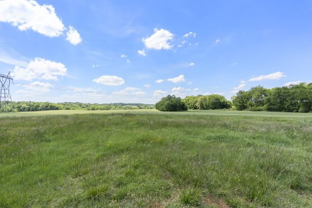 5078 Ezbon Holland Rd, Springfield, TN 37172