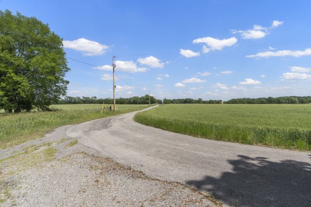 5078 Ezbon Holland Rd, Springfield, TN 37172