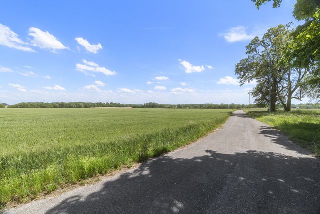 5078 Ezbon Holland Rd, Springfield, TN 37172