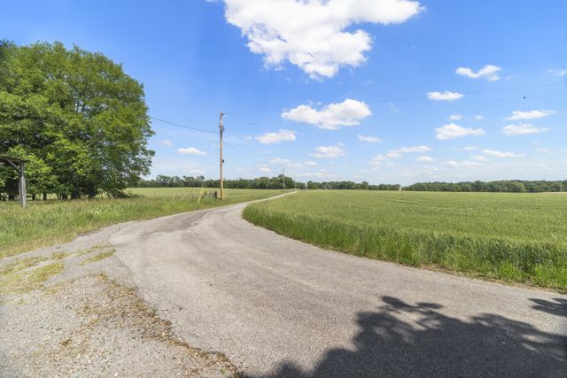 5078 Ezbon Holland Rd, Springfield, TN 37172
