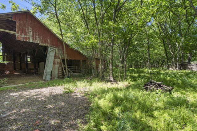 5078 Ezbon Holland Rd, Springfield, TN 37172