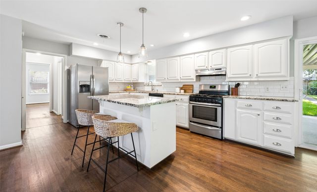2546 Telegraph Avenue, Dallas, TX 75228