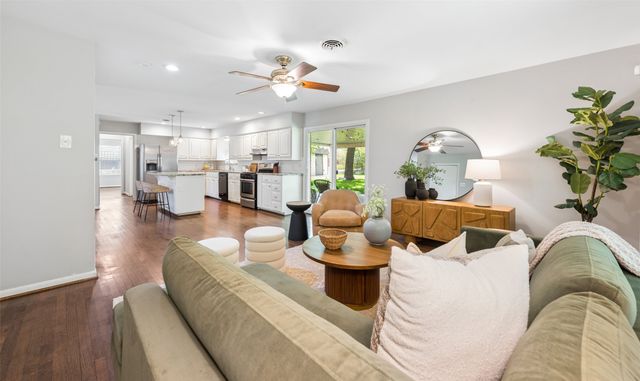 2546 Telegraph Avenue, Dallas, TX 75228