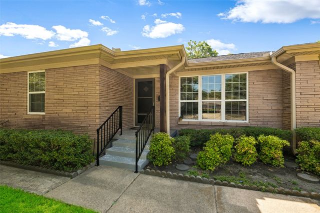2546 Telegraph Avenue, Dallas, TX 75228