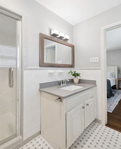 2546 Telegraph Avenue, Dallas, TX 75228