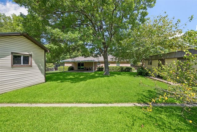 2546 Telegraph Avenue, Dallas, TX 75228