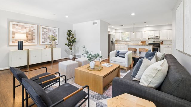 2546 Telegraph Avenue, Dallas, TX 75228
