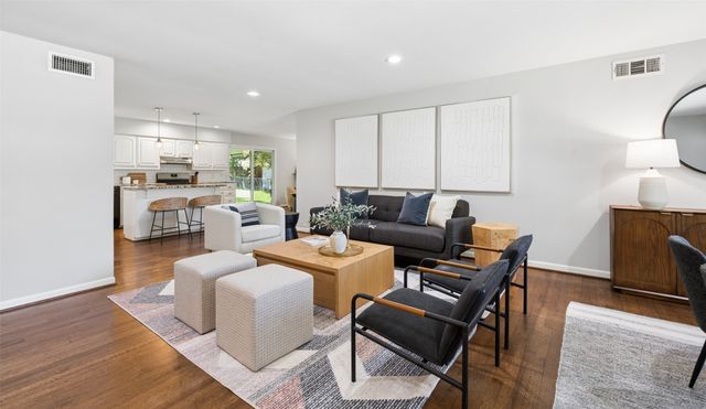 2546 Telegraph Avenue, Dallas, TX 75228
