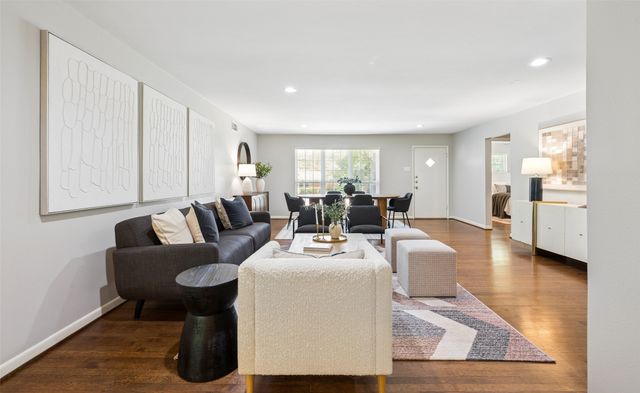 2546 Telegraph Avenue, Dallas, TX 75228