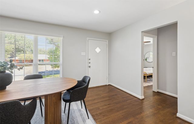 2546 Telegraph Avenue, Dallas, TX 75228