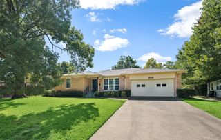2546 Telegraph Avenue, Dallas, TX 75228