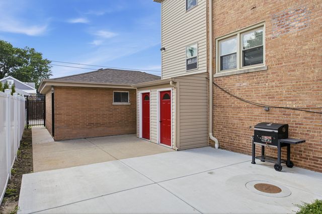 2726 N Nordica Avenue 3, Chicago, IL 60707