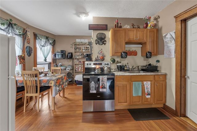 95 Thomas Avenue, Pawtucket, RI 02860