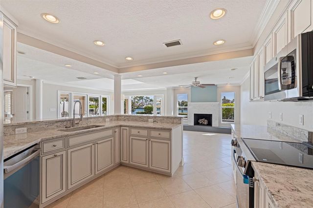 11225 4TH STREET E, Treasure Island, FL 33706