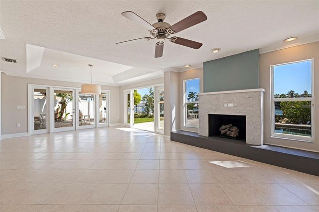 11225 4TH STREET E, Treasure Island, FL 33706