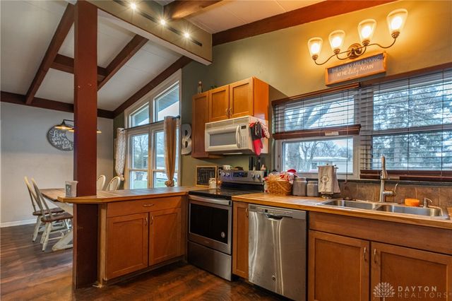 932 Fairacres Drive, Kettering, OH 45429