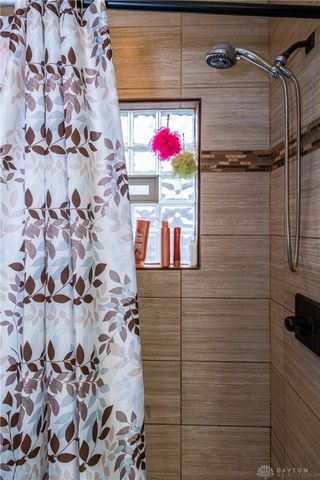 932 Fairacres Drive, Kettering, OH 45429