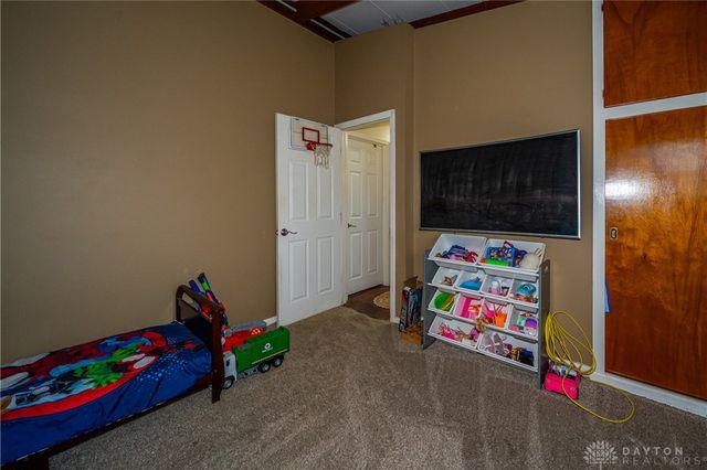 932 Fairacres Drive, Kettering, OH 45429