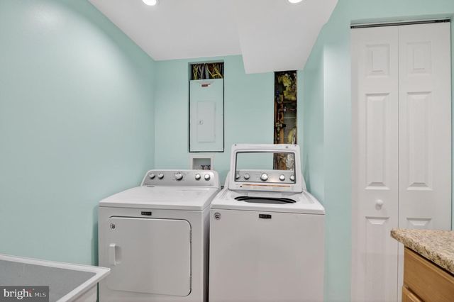 8013 PINK LILY CT, Pasadena, MD 21122
