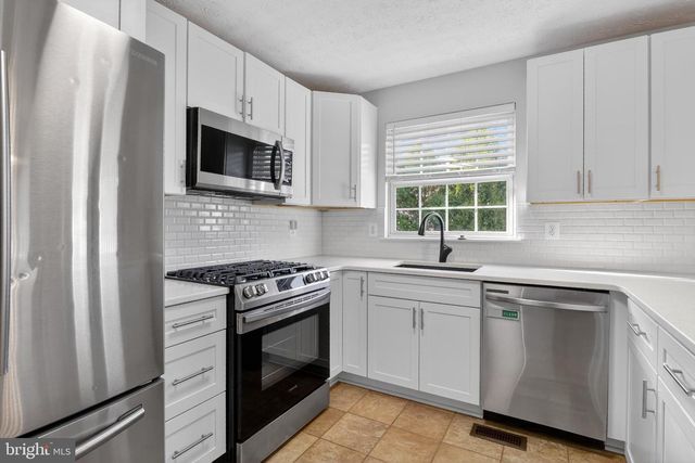 8013 PINK LILY CT, Pasadena, MD 21122