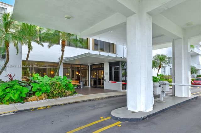 2801 NE 183rd St 1516W, Aventura, FL 33160