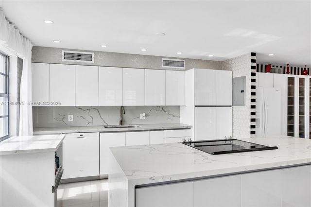 2801 NE 183rd St 1516W, Aventura, FL 33160