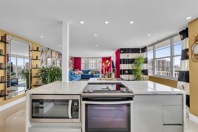 2801 NE 183rd St 1516W, Aventura, FL 33160