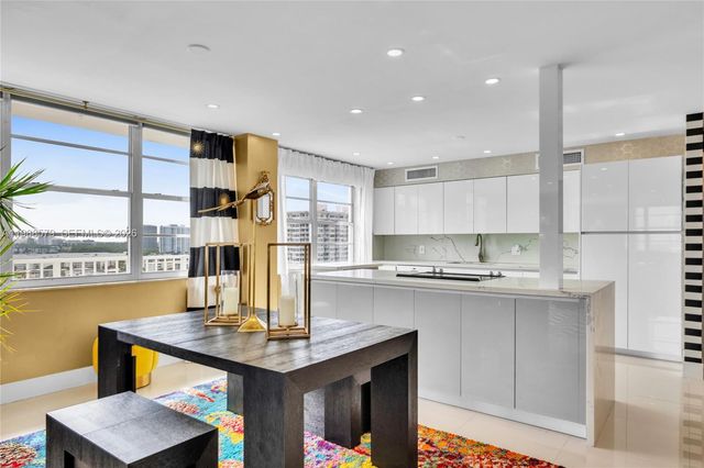 2801 NE 183rd St 1516W, Aventura, FL 33160