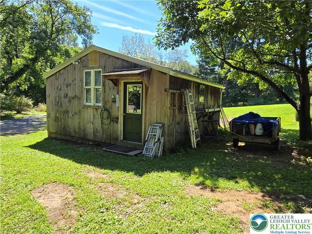 105 Browns Drive, Easton, PA 18042