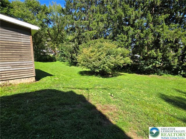 105 Browns Drive, Easton, PA 18042