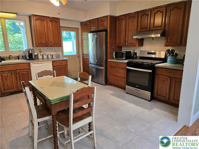105 Browns Drive, Easton, PA 18042