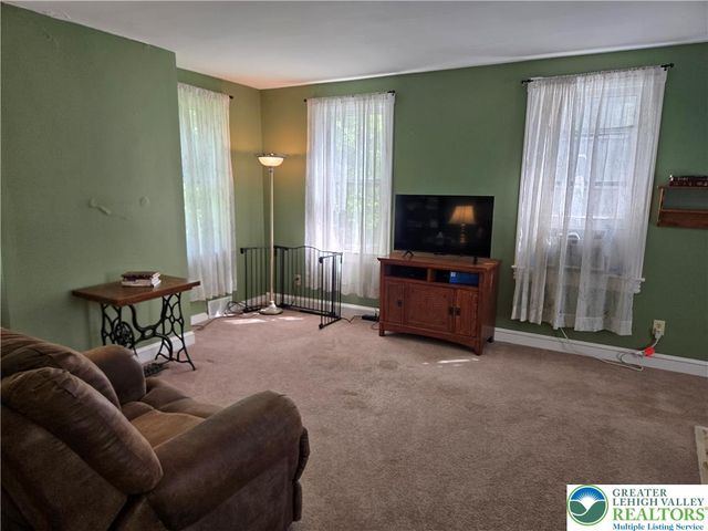 105 Browns Drive, Easton, PA 18042