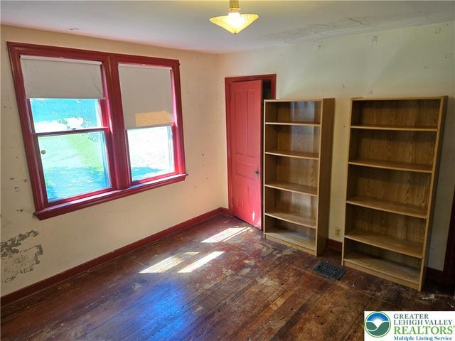105 Browns Drive, Easton, PA 18042