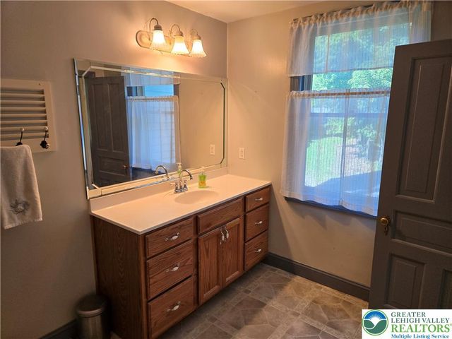 105 Browns Drive, Easton, PA 18042