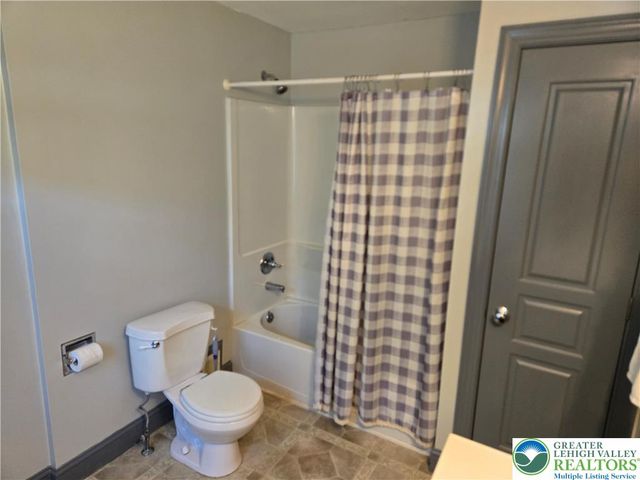 105 Browns Drive, Easton, PA 18042