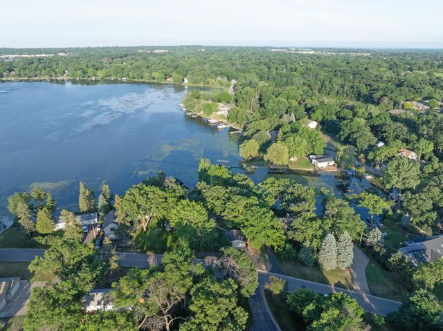 17422 Judicial Road, Lakeville, MN 55044