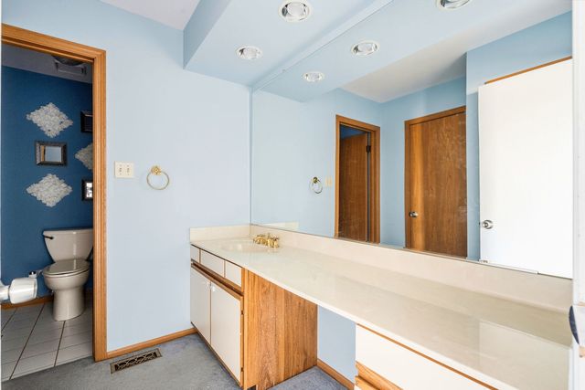 1046 Pinewood Drive, Downers Grove, IL 60516