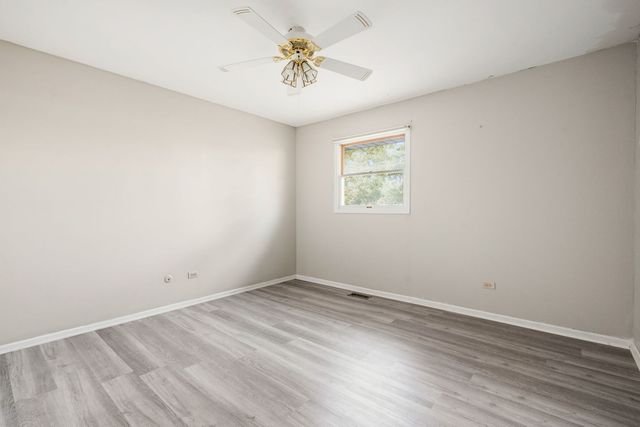 1046 Pinewood Drive, Downers Grove, IL 60516