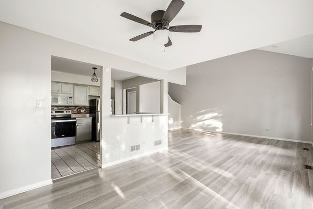 1046 Pinewood Drive, Downers Grove, IL 60516