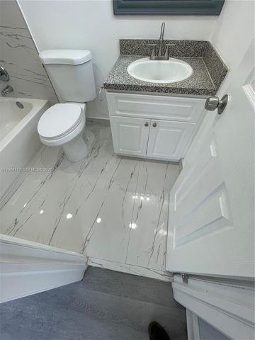 13685 NE 10th Ave 301, North Miami, FL 33161