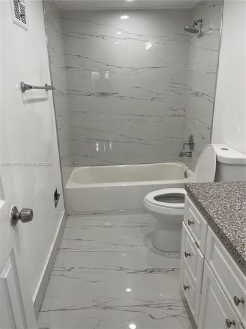 13685 NE 10th Ave 301, North Miami, FL 33161