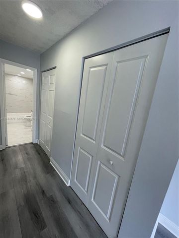 13685 NE 10th Ave 301, North Miami, FL 33161