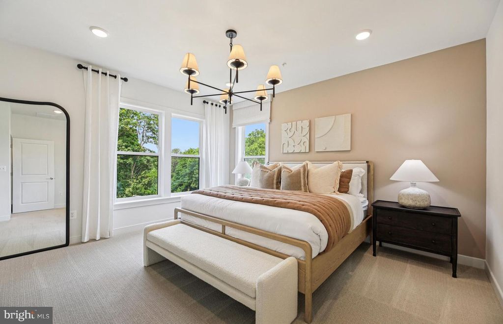 Image 17 of property listing at 1122 CRESTED WOOD DR, Laurel, MD 20724