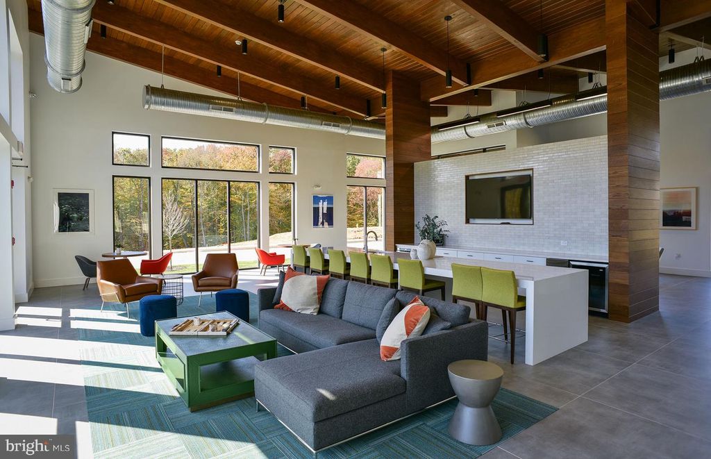 Image 30 of property listing at 1122 CRESTED WOOD DR, Laurel, MD 20724