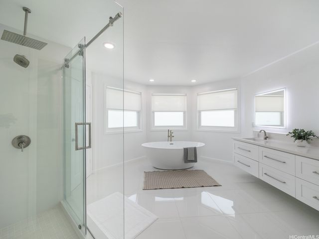 1179 Ikena Circle, Honolulu, HI 96821