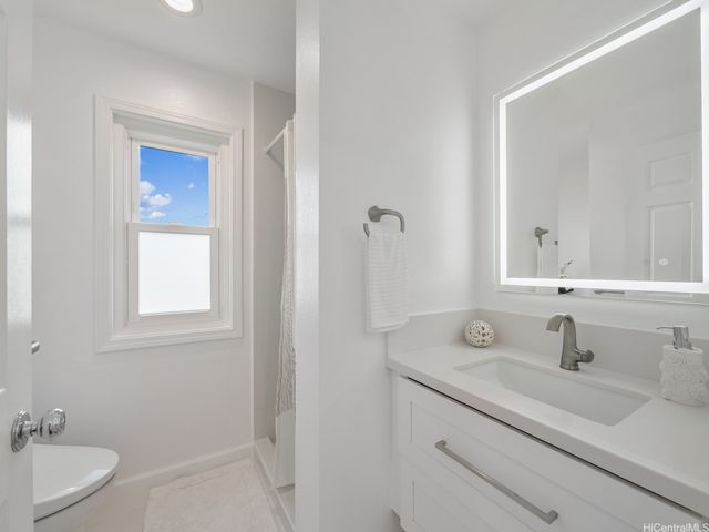 1179 Ikena Circle, Honolulu, HI 96821
