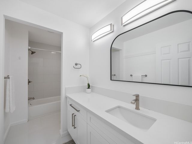 1179 Ikena Circle, Honolulu, HI 96821