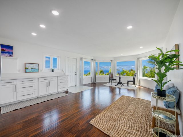 1179 Ikena Circle, Honolulu, HI 96821