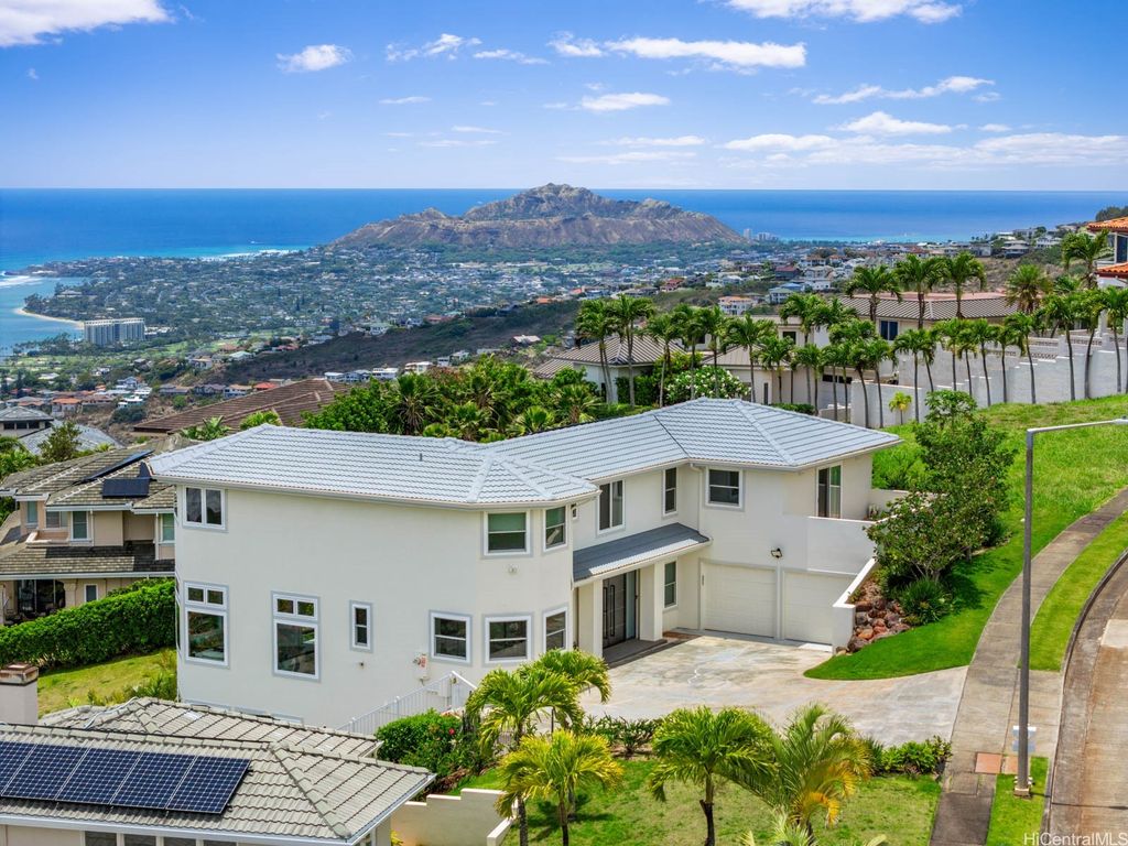 1179 Ikena Circle, Honolulu, HI 96821